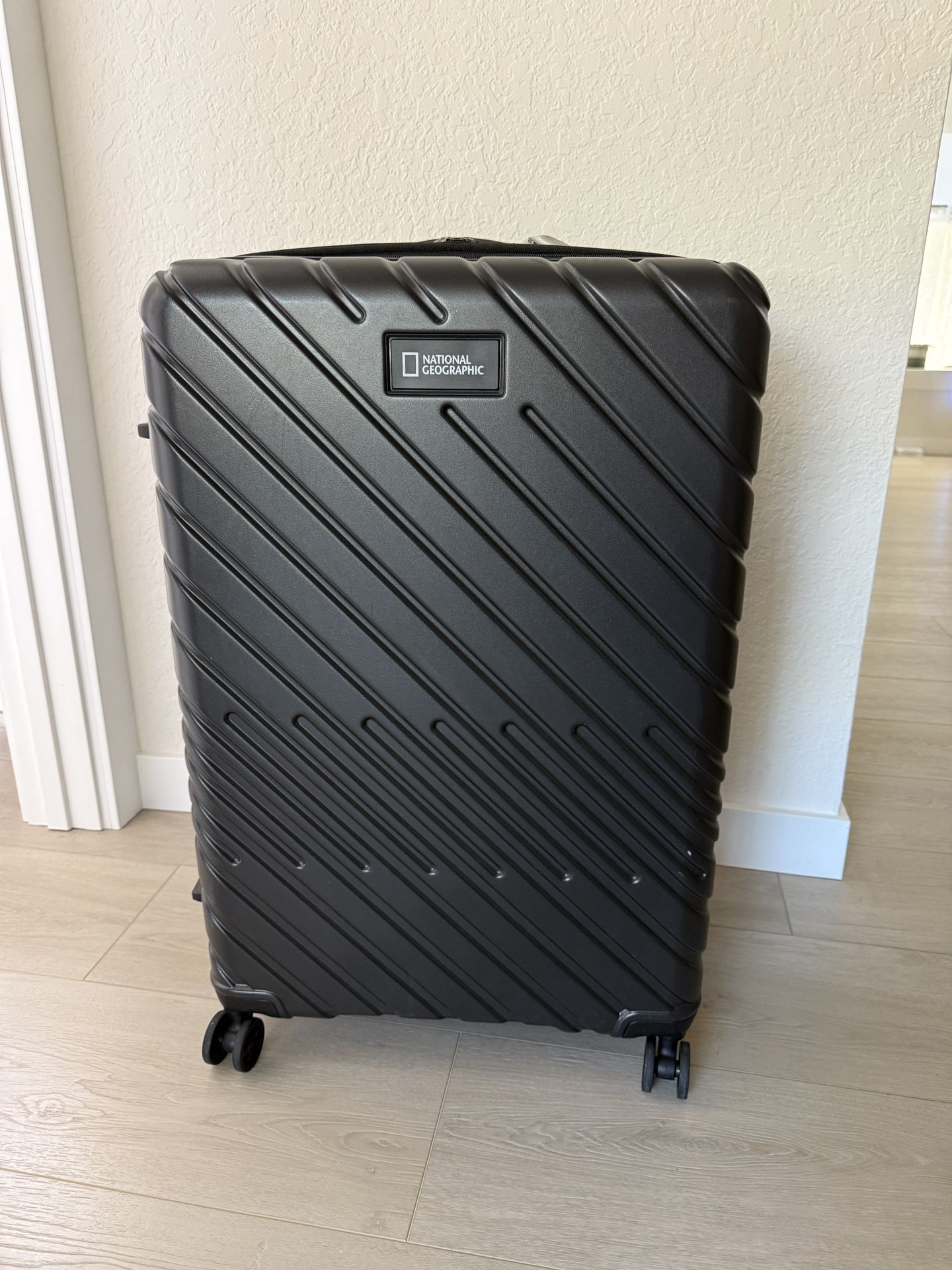 National Geographic Budapest 28in Check-In Luggage