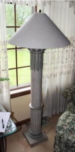 Nice 6 Foot Wood Beige/Green Pillar Floor Lamp