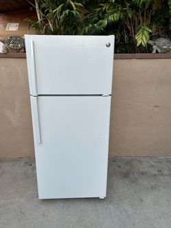 GE Fridge White 16cu ft 28x29x64🛑👍3 MONTHS WARRANTY