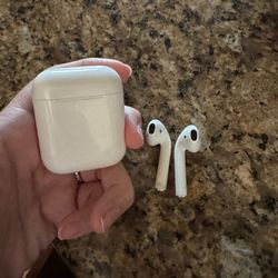 AirPods