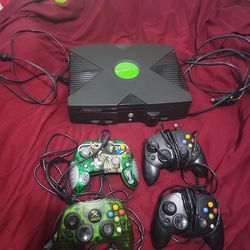 Original xbox console lot with doctor doom controller