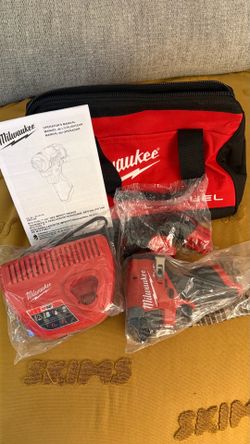 M12 FUEL SURGE 12V 1/4 in. Hex Impact Driver Compact Kit w/Two 2.0Ah Batteries