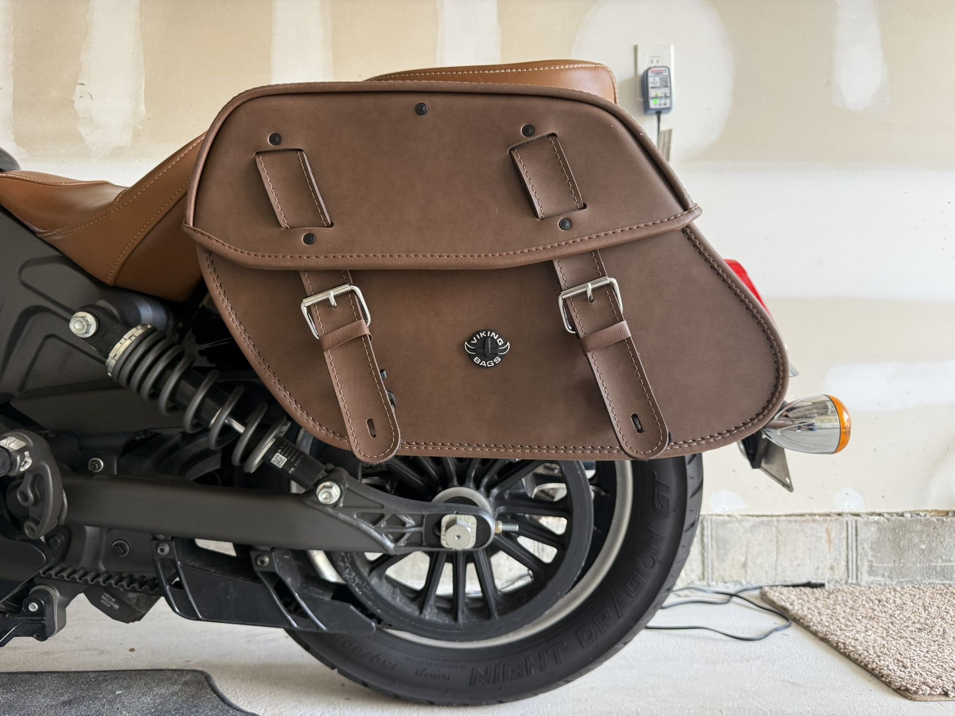 24L - Indian Scout Leather Motorcycle Saddlebags