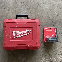 MILWAUKEE HAMMER DRILL / DRIVER 2702-20