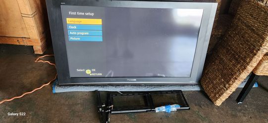 59 inch Panasonic plasma flat screen t.v 60 OBO MOUNT AND REMOTE INCLUDED