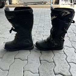 MOTORCYCLE BOOTS