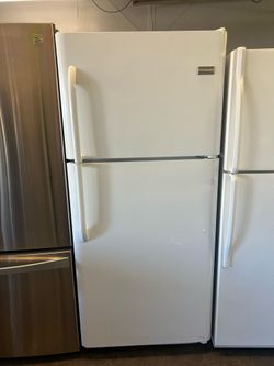 Frigidaire Top Freezer Refrigerator