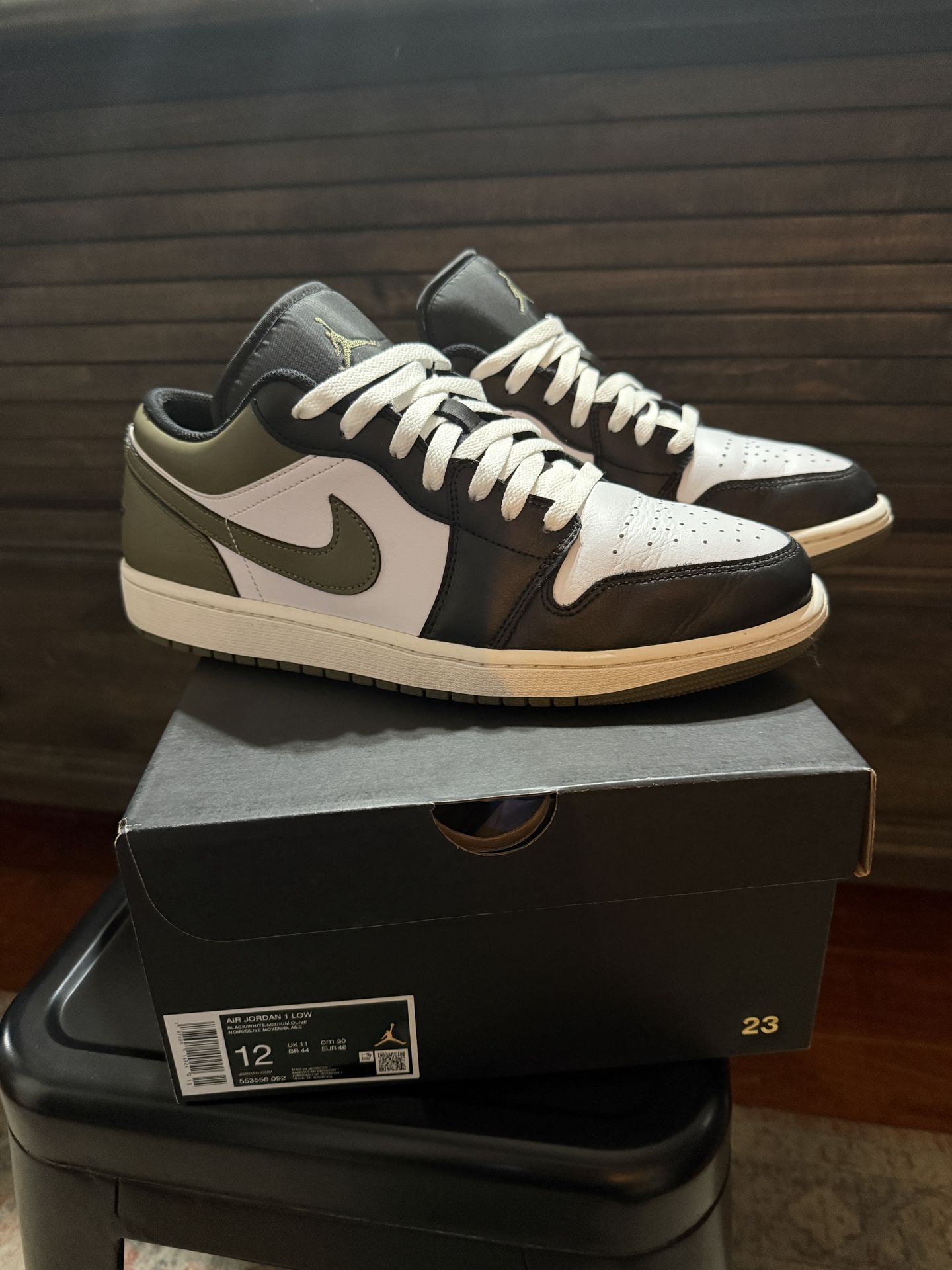 Air Jordan 1 - Olive/Black Toe