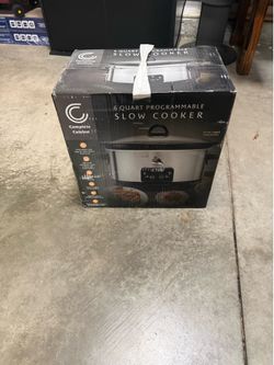 Slow cooker
