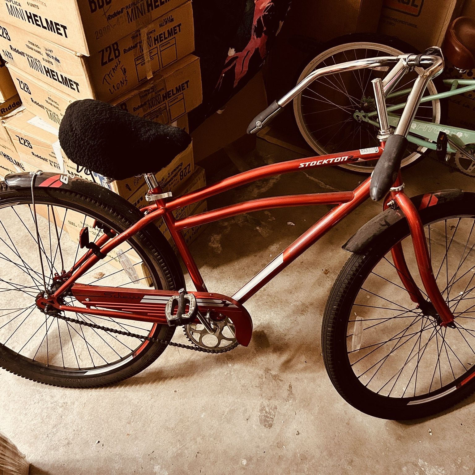 schwinn men's cruiser bicycle Huron Beach Bike for Adult, Single Speed, Coaster Brake, 26-Inch Wheels, 17-Inch Steel Frame, Full Front & Rear Fenders, Classic Handlebar, Grey : Sports & Outdoors With key components that add to the comfort and appeal of these bikes and an array of modern colors Schwinn Signature Men's Largo 7