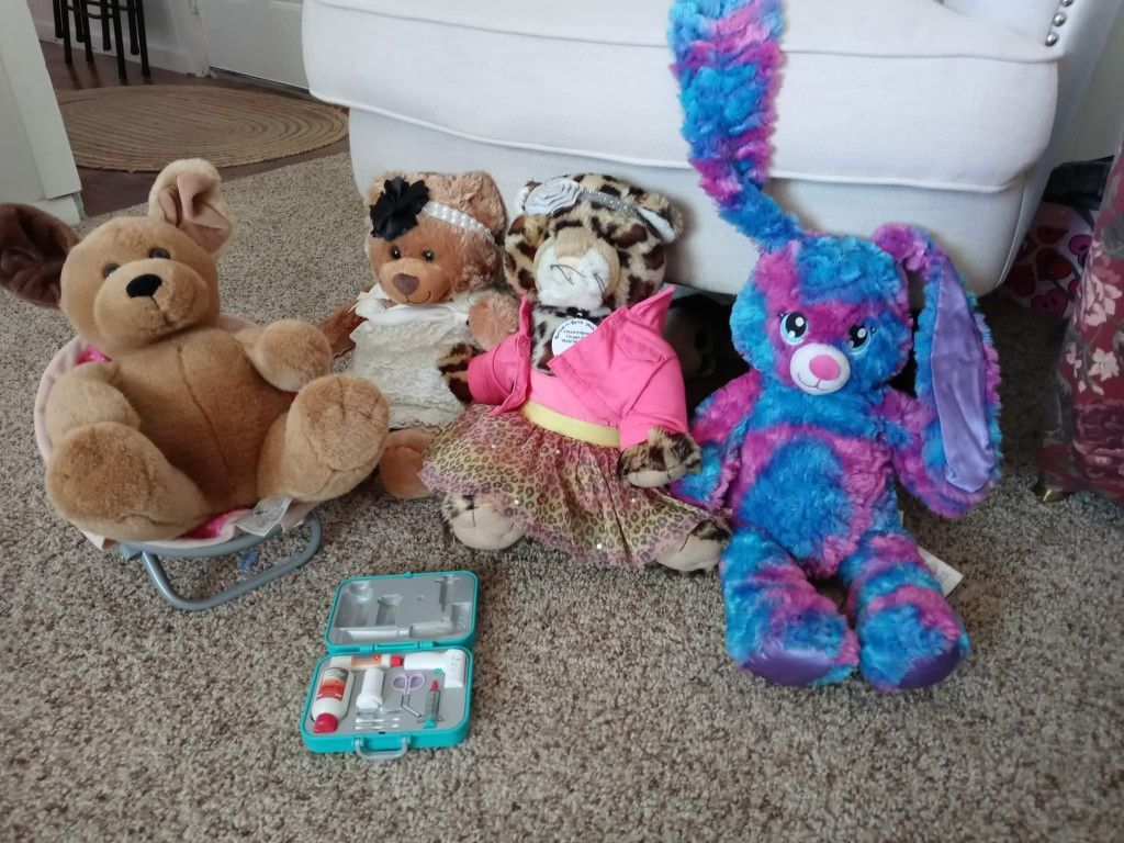 Build A Bear Bear Plush Stuffed Animal Lot
Build-A-Bear Workshop