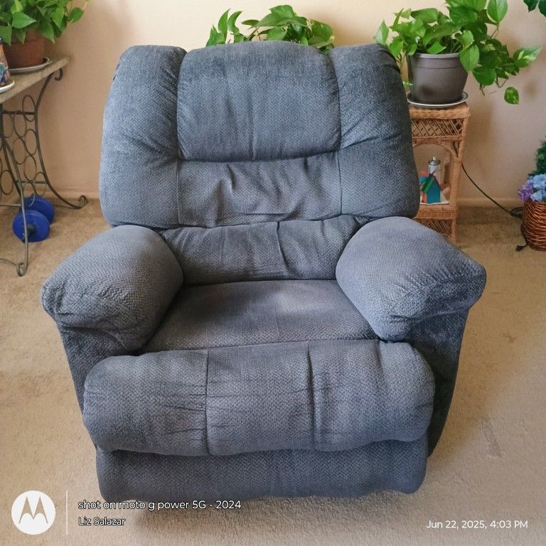 RECLINER (BLUE)