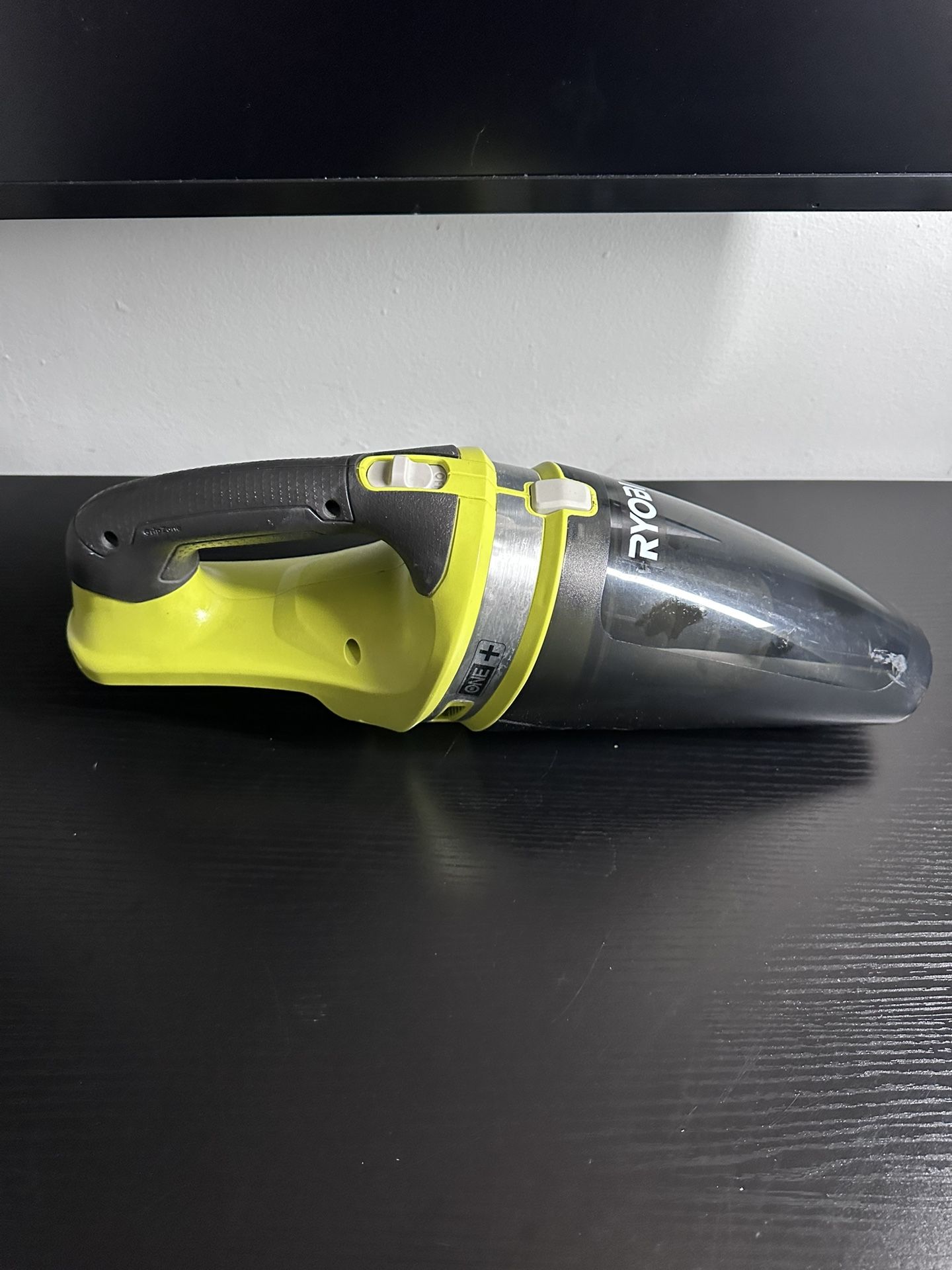 RYOBI 18V ONE+™ HAND VACUUM - NO BATTERY/CHARGER