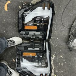2025-26 GMC SIERRA HEADLIGHTS FULL LED OEM 