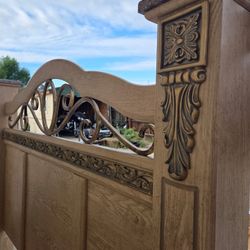 Queen Bed With Headboard 