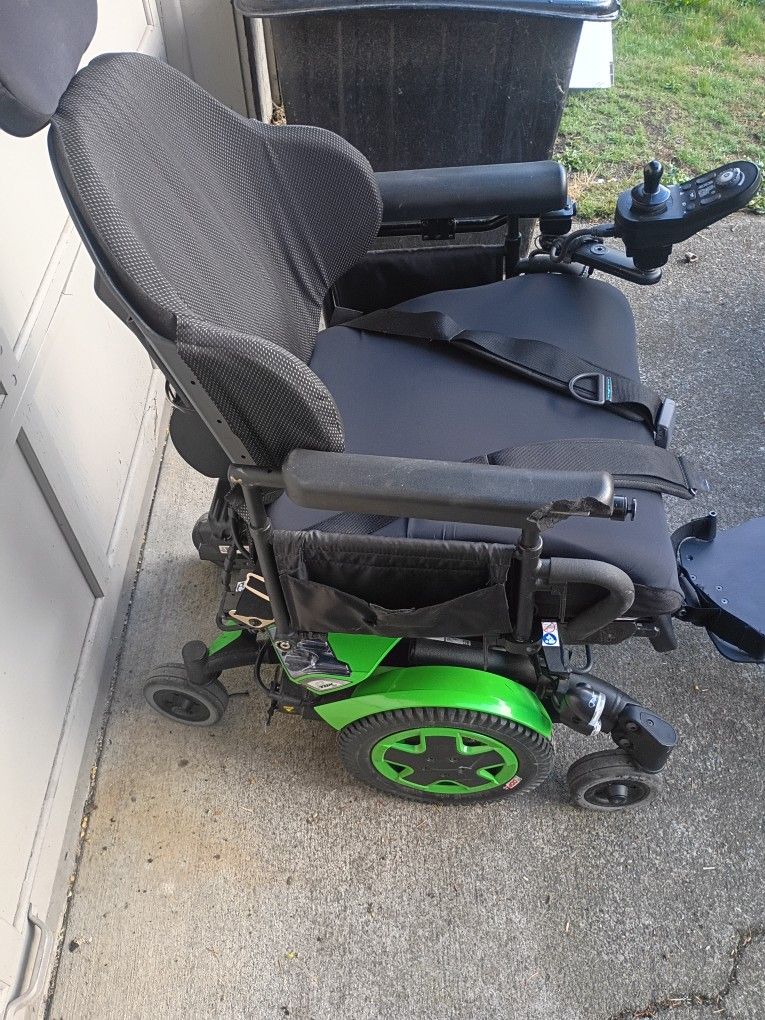 Invacare TDX Sp2 Power Wheelchair