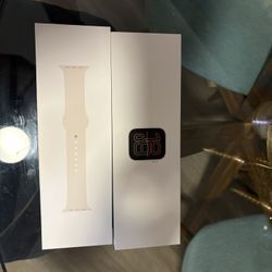 BRAND NEW Apple Watch Se 3 40mm starlight 