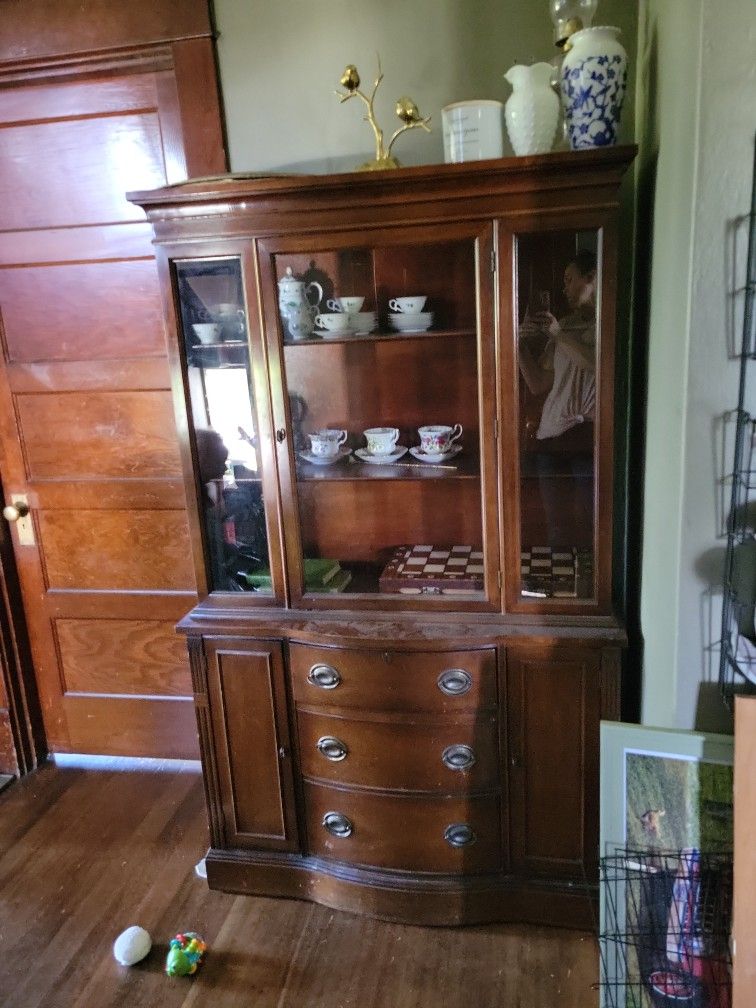 China Hutch And Buffet