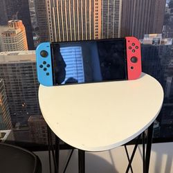 This is barley used has a bunch of games like  Fortnite,Mario cart racing,Pokémon scarlet,Pokémon violet,and A Bunch More.