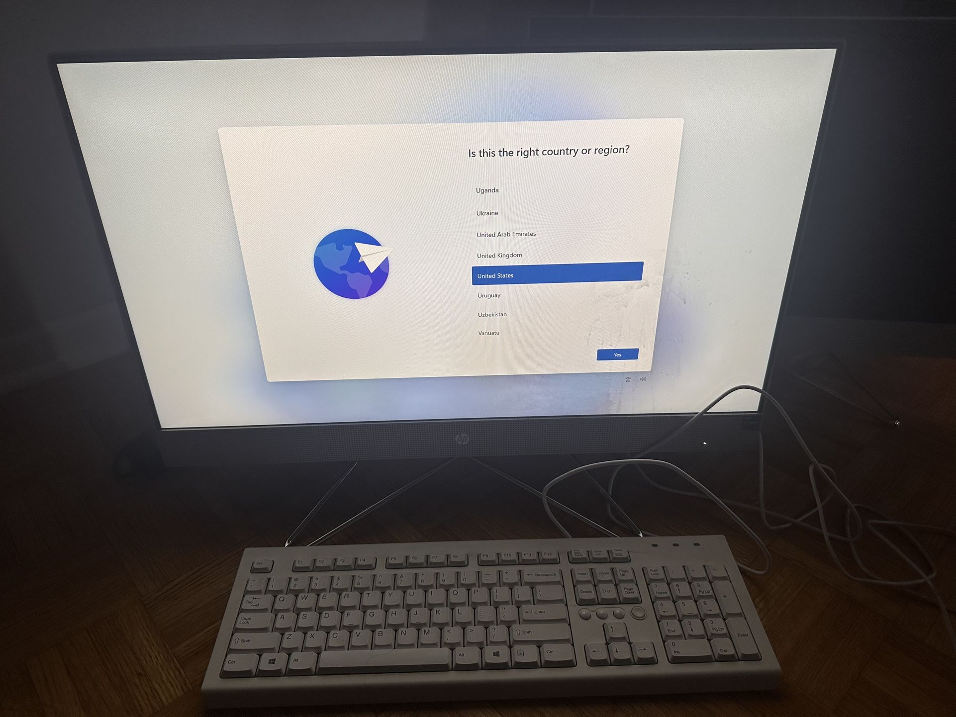 Desktop AIO Hp 27-DP0056 27" FHD Intel Celeron G5900T 4GB 1TB HDD WiFi Win11