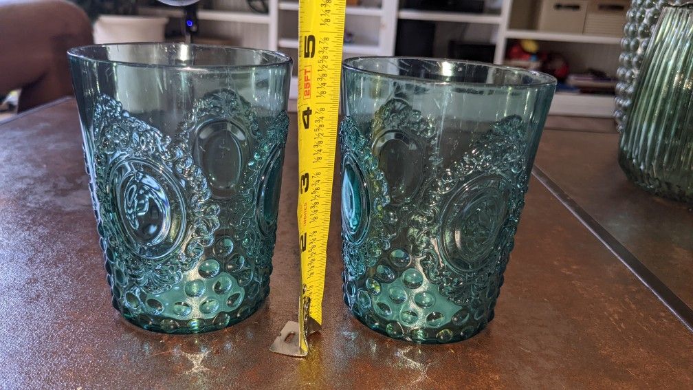 Plastic Tumblers Green Crystal Like