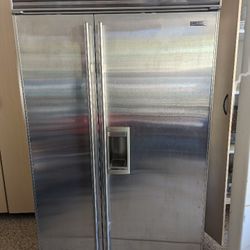 Sub Zero Refrigerator 