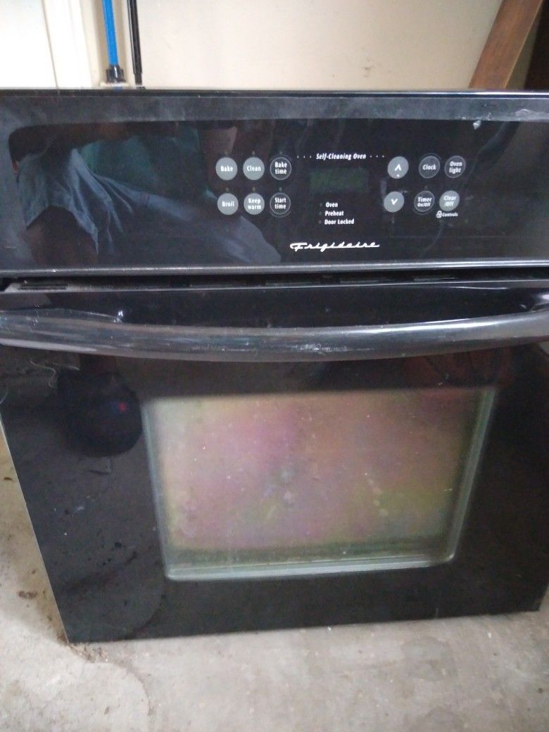 27" Wall Oven Self Cleaning $ 200 Obo