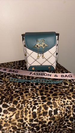 Purse w / Accessories