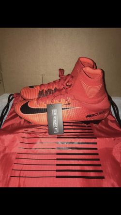 Soccer cleats