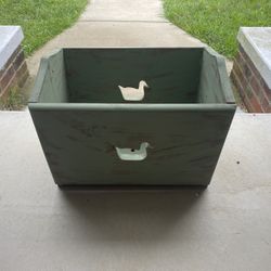 Green Wooden Duck Magazine Rack Organizer