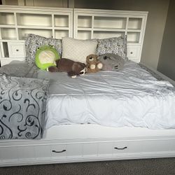 Rooms To Go Kids Cottage Colors White Full Bookcase Wall Bed (trundle bed included) 