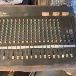 Yamaha Mixer
