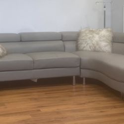 Modern Gray Sectional Sofa – Excellent Condition 