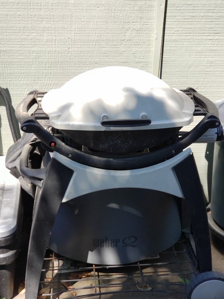 Free Weber And Napoleon Bbq's