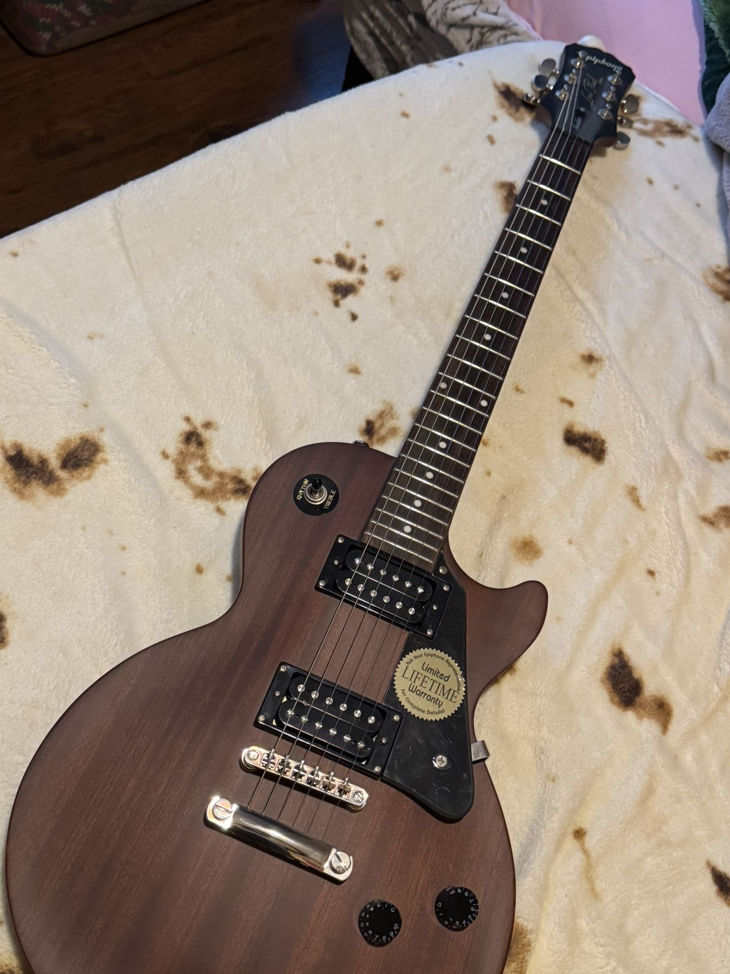 Epiphone les paul studio Electric Guitar worn brown Excellent Conditions