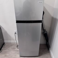 Frigidaire Fridge 7.5 Cu. Ft
