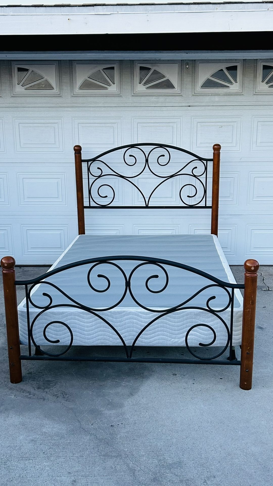 Metal Full Size Bed Frame Black And Brown With Box Spring In Very Good Condition
