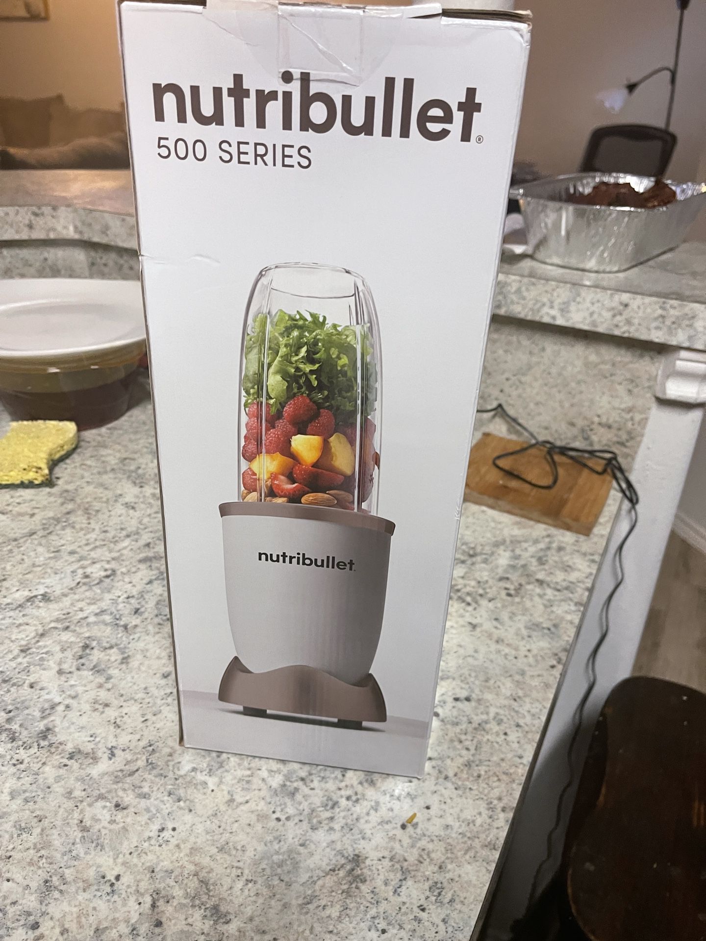 NutriBullet 500 Personal Blender with 3 Pieces, Matte White & Gold for Sale  in Katy, TX - OfferUp