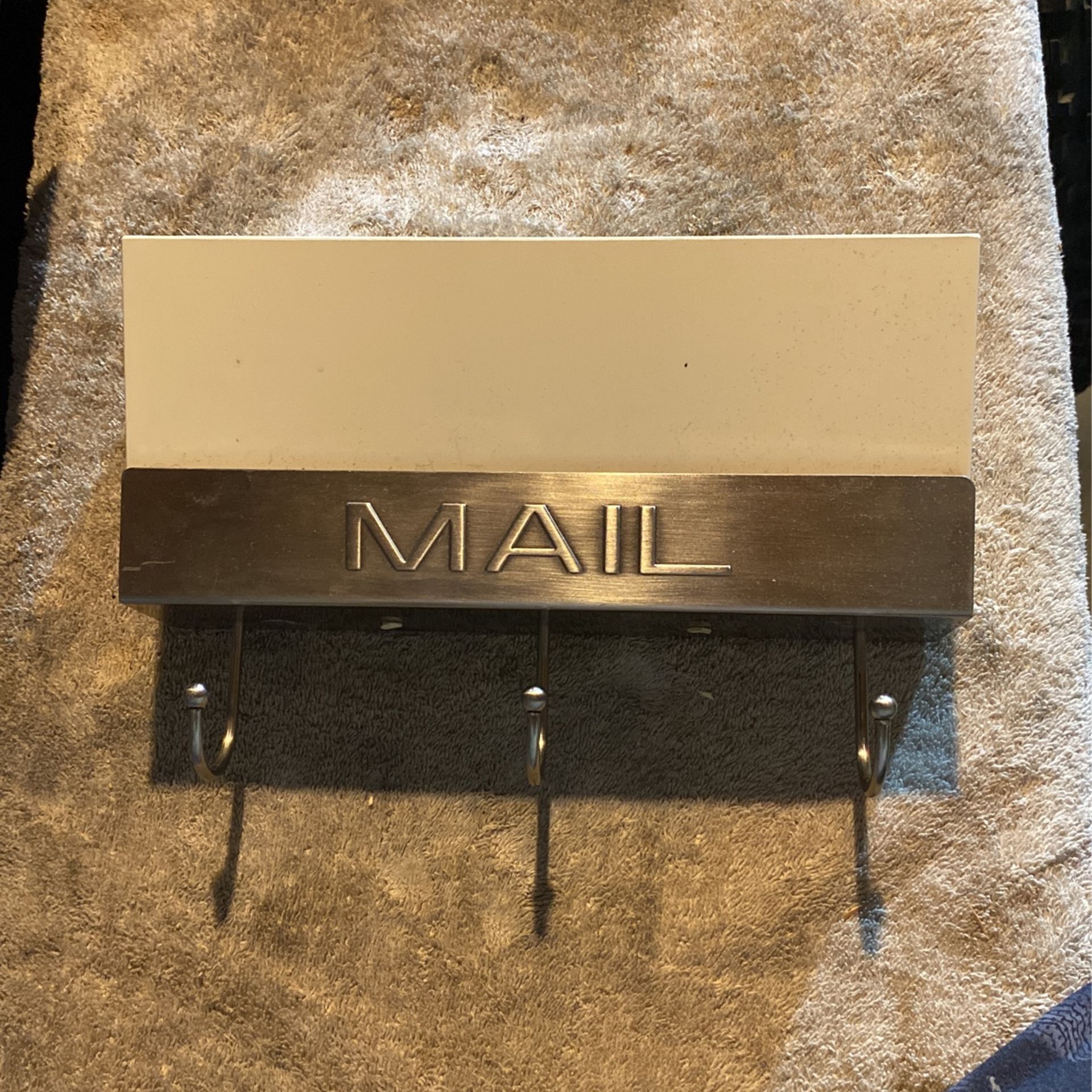 Indoor Mailbox & Key Rack