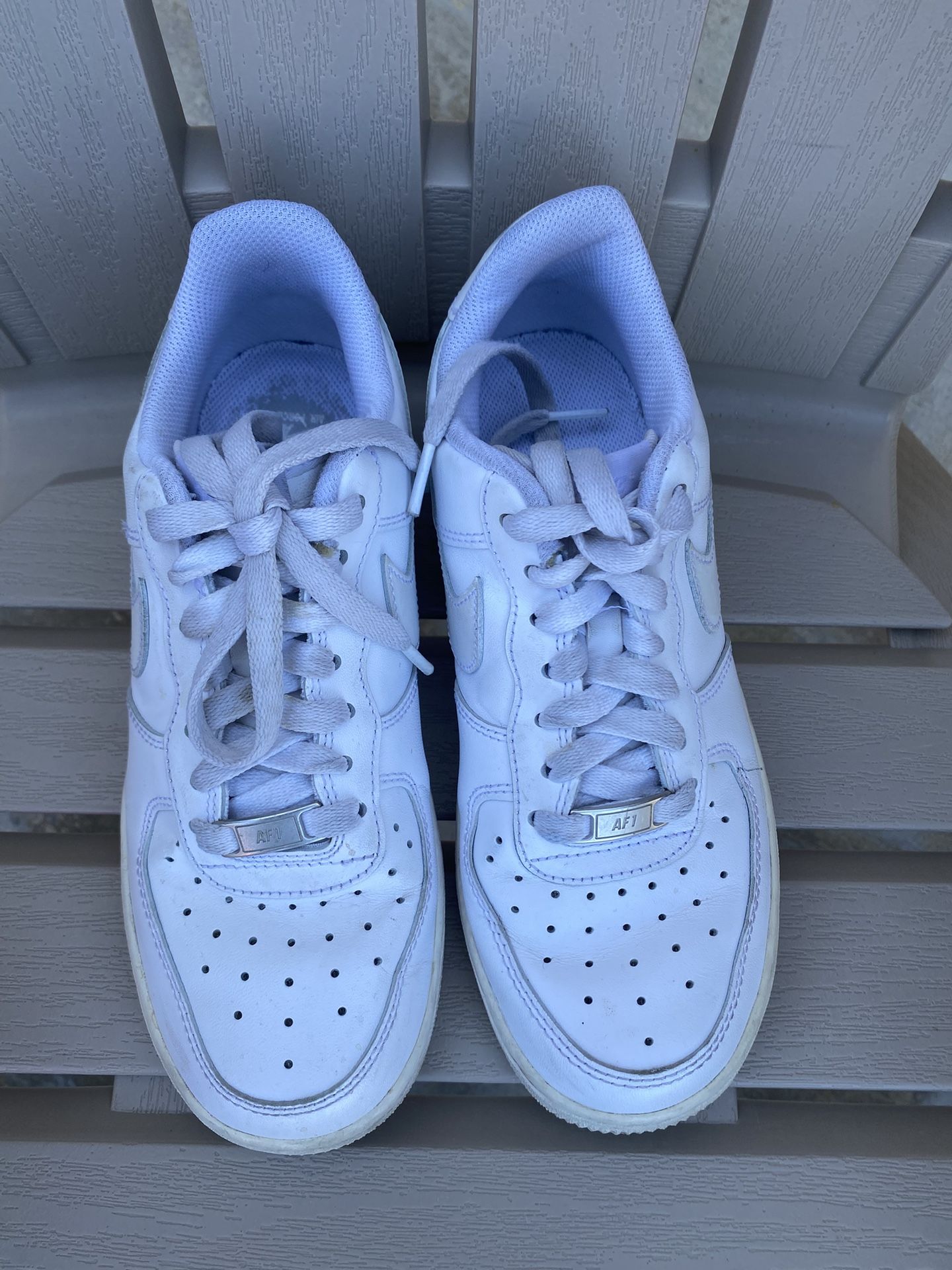White Nike Size 7