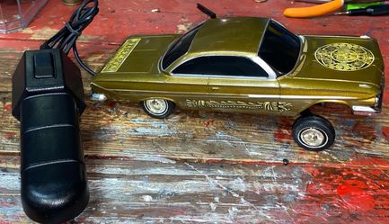 Lindberg Homie Hoppers Aztec Gold ’61 Impala Lowrider RC Car 1:25 (READ DESC)
