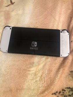 Nintendo Switch OLED (White) - Great Condition Includes Charger
