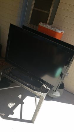 Two 40 inch tv