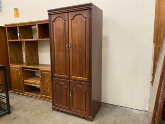 BROYHILL Entertainment Armoire with Sliding Drawer and Platform