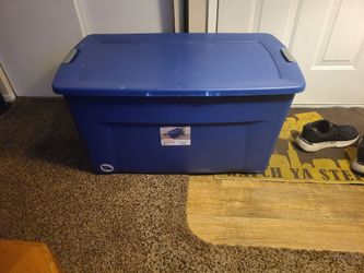 Large Plastic Storage Bin w/ Wheels