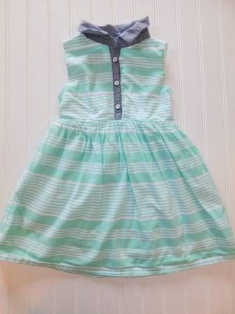 Old Navy girls size 5T Easter dress mint green striped, lined