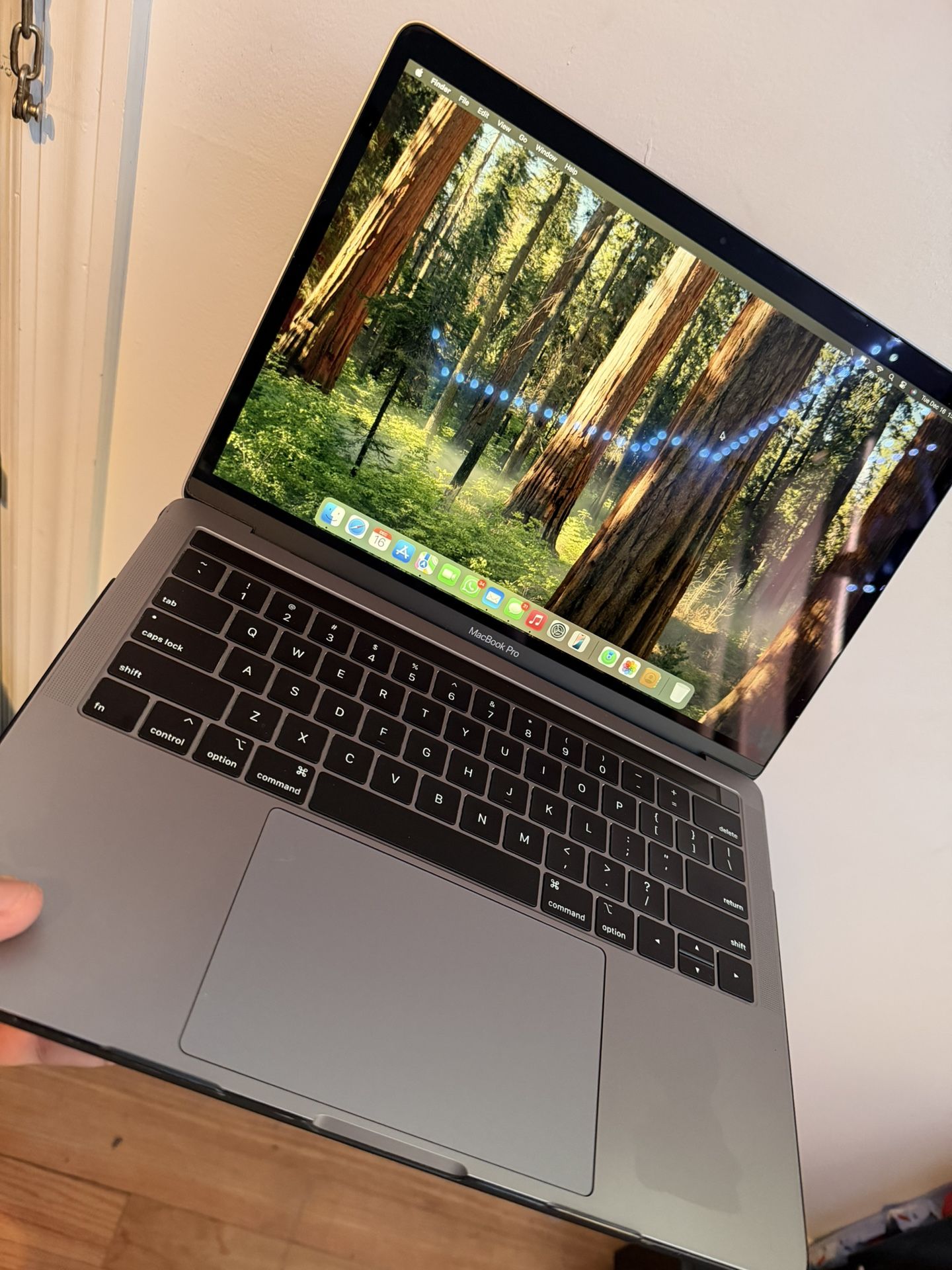 MacBook Pro 2019 - 13inch , 128Gb