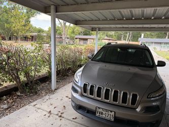 Jeep Cherokee SUV Silver