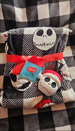 Nightmare Before Christmas Blanket And Dispenser