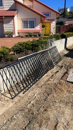 Free metal gate fencing rails